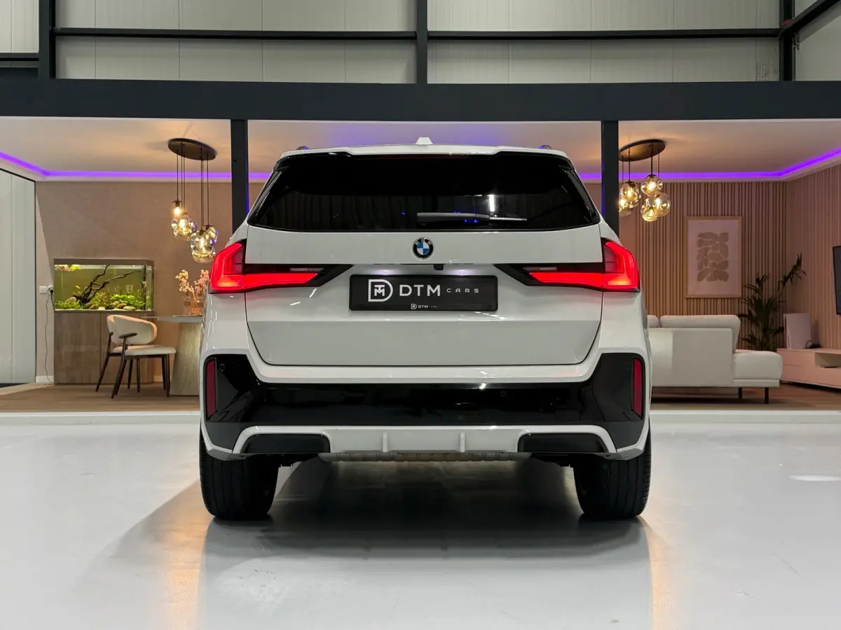 SDrive20i M Sport Pano Sportstoelen ACC Trekhaak Navi LED Camera Carplay