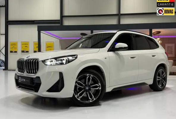 SDrive20i M Sport Pano Sportstoelen ACC Trekhaak Navi LED Camera Carplay