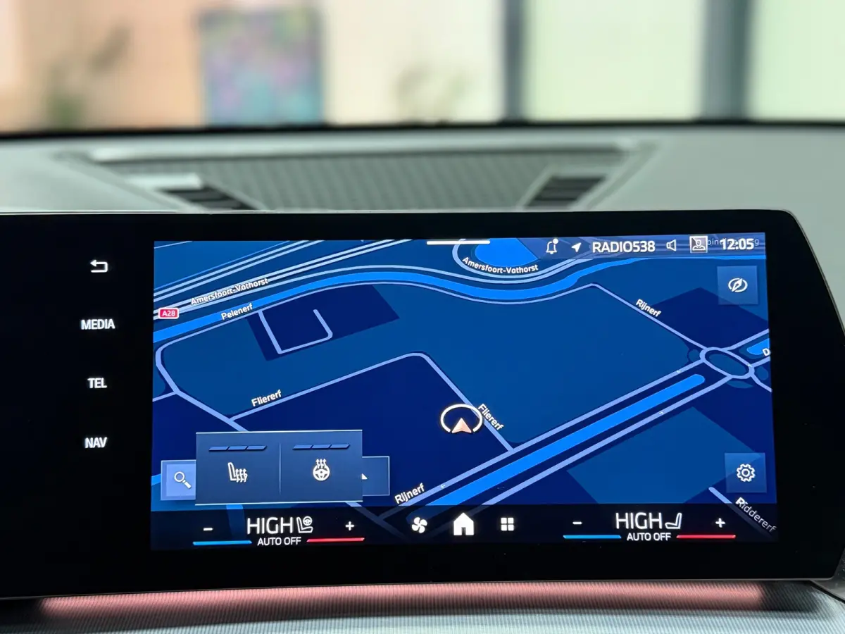 SDrive20i M Sport Pano Sportstoelen ACC Trekhaak Navi LED Camera Carplay