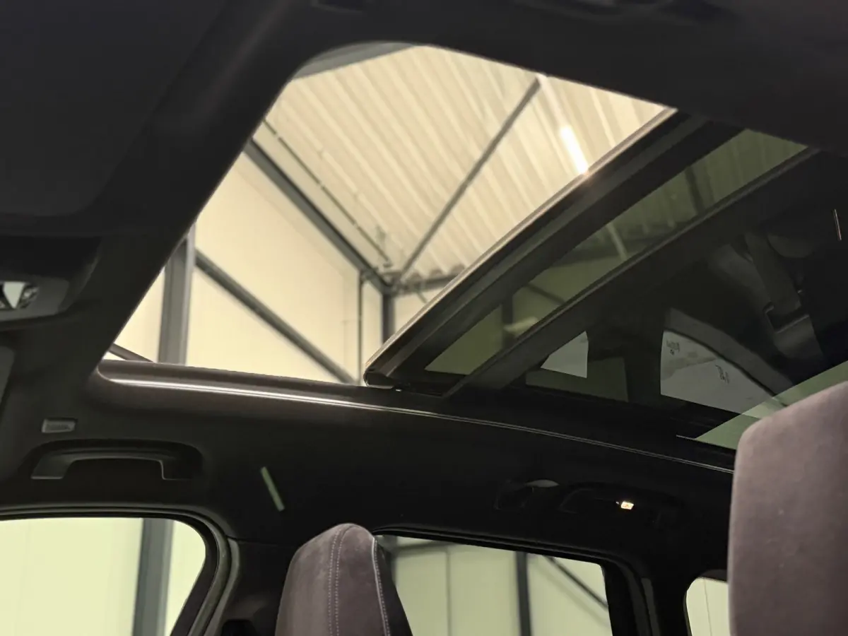 SDrive20i M Sport Pano Sportstoelen ACC Trekhaak Navi LED Camera Carplay