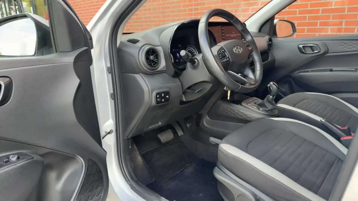1.0 Comfort Smart Automaat 5 pers. Navigatie Camera