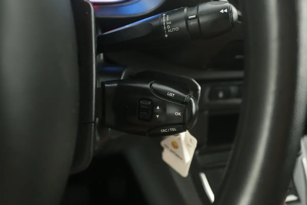 Opel Vivaro-e 75 kWh L2H1 | Snelladen | SOH 96% | 3 Zits | Airco | Cruise | Carplay | Parkeersens.