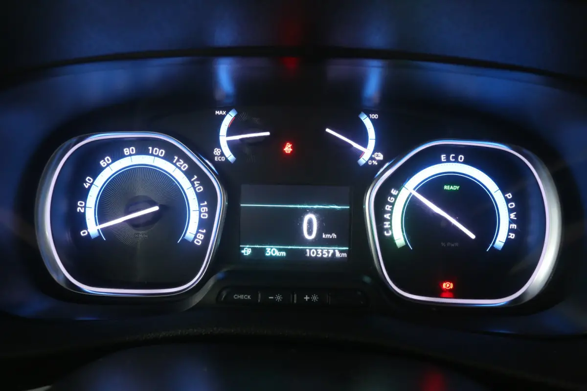 Opel Vivaro-e 75 kWh L2H1 | Snelladen | SOH 96% | 3 Zits | Airco | Cruise | Carplay | Parkeersens.