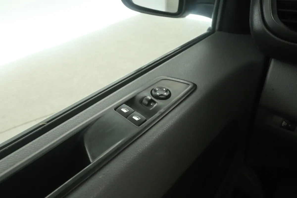 Opel Vivaro-e 75 kWh L2H1 | Snelladen | SOH 96% | 3 Zits | Airco | Cruise | Carplay | Parkeersens.