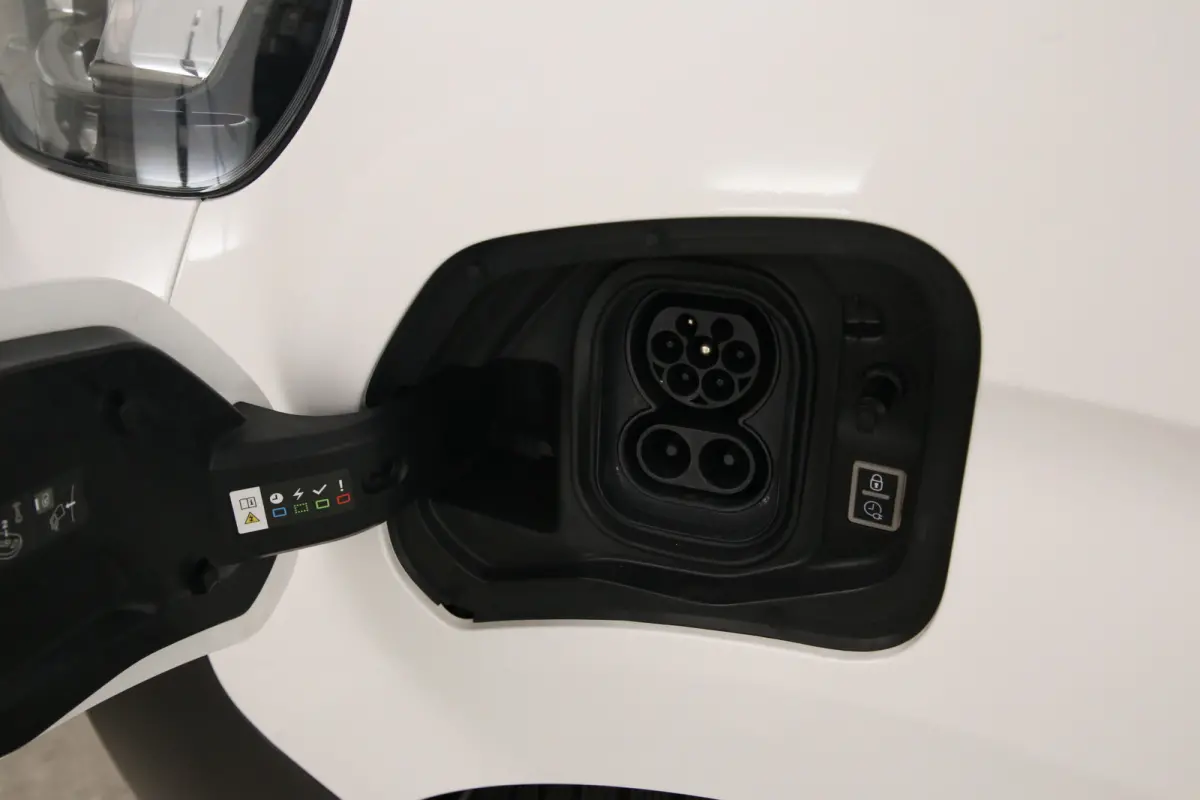 Opel Vivaro-e 75 kWh L2H1 | Snelladen | SOH 96% | 3 Zits | Airco | Cruise | Carplay | Parkeersens.