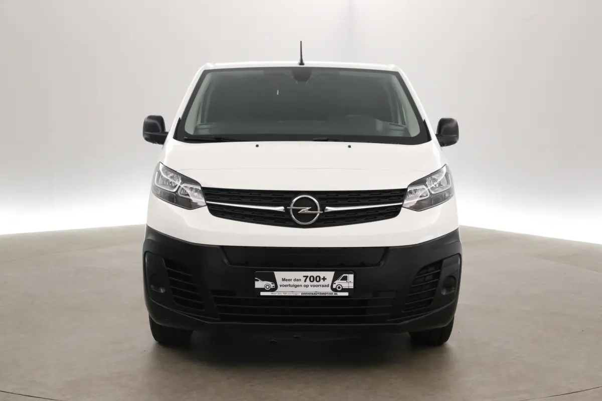 Opel Vivaro-e L2H1 75 kWh Long Range | Snelladen | SOH 87% | Airco | Cruise | 3 Zits | Carplay | Parkeersens.