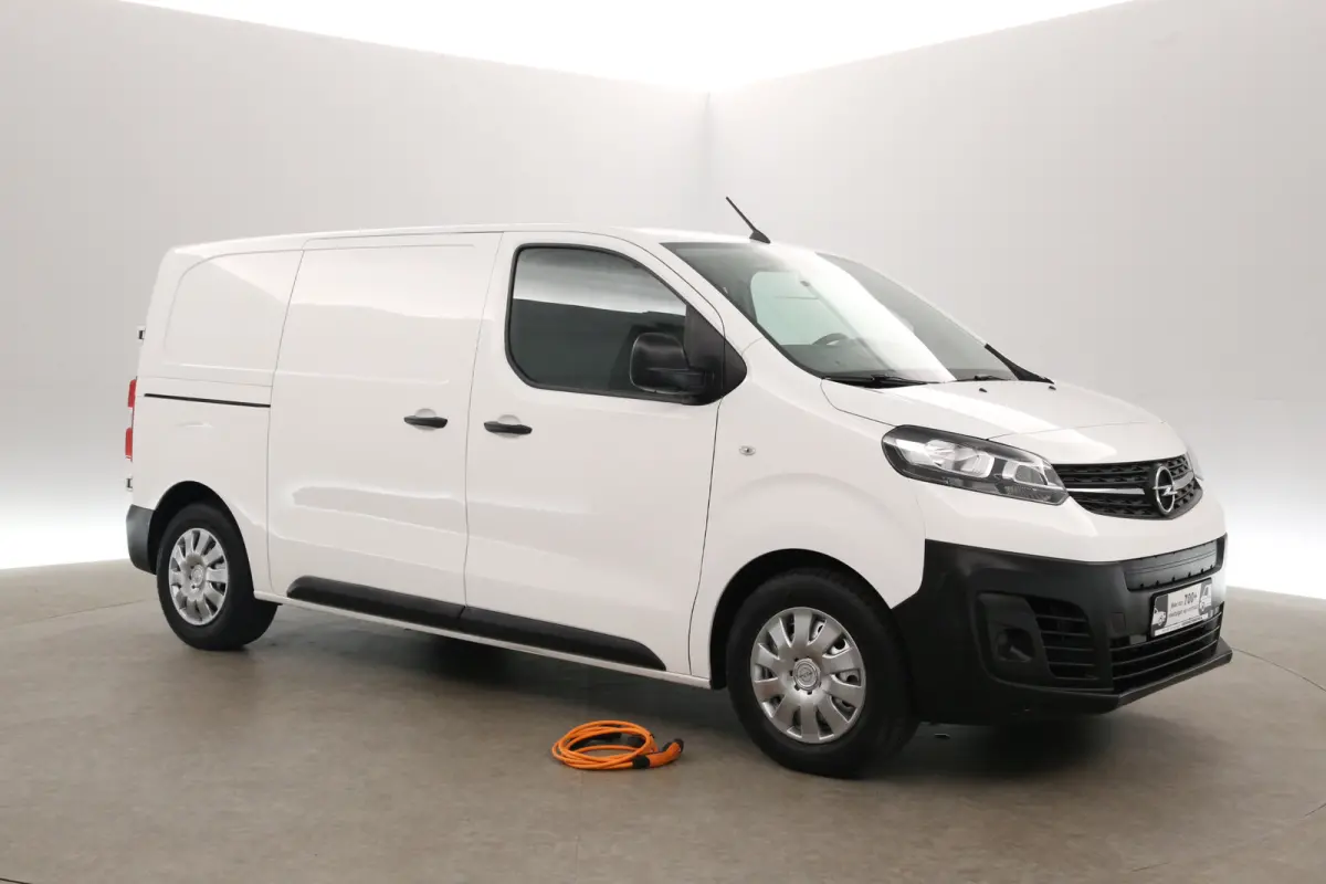 Opel Vivaro-e 75 kWh L2H1 | Snelladen | SOH 87% | Airco | Cruise | 3 Zits | Carplay | Parkeersens.