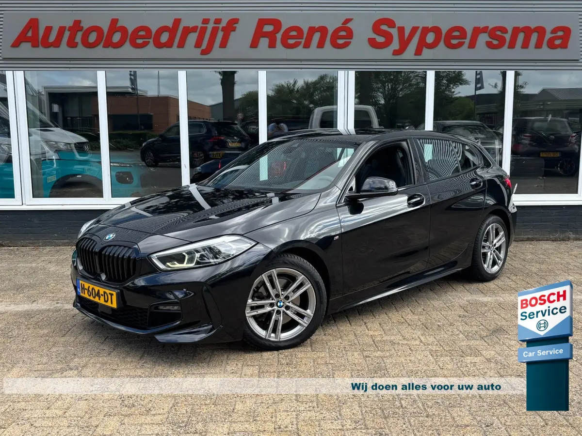 118i Executive Edition | M Pakket | Leer | Apple Carplay | Sfeerverlichting | Parkeersensoren