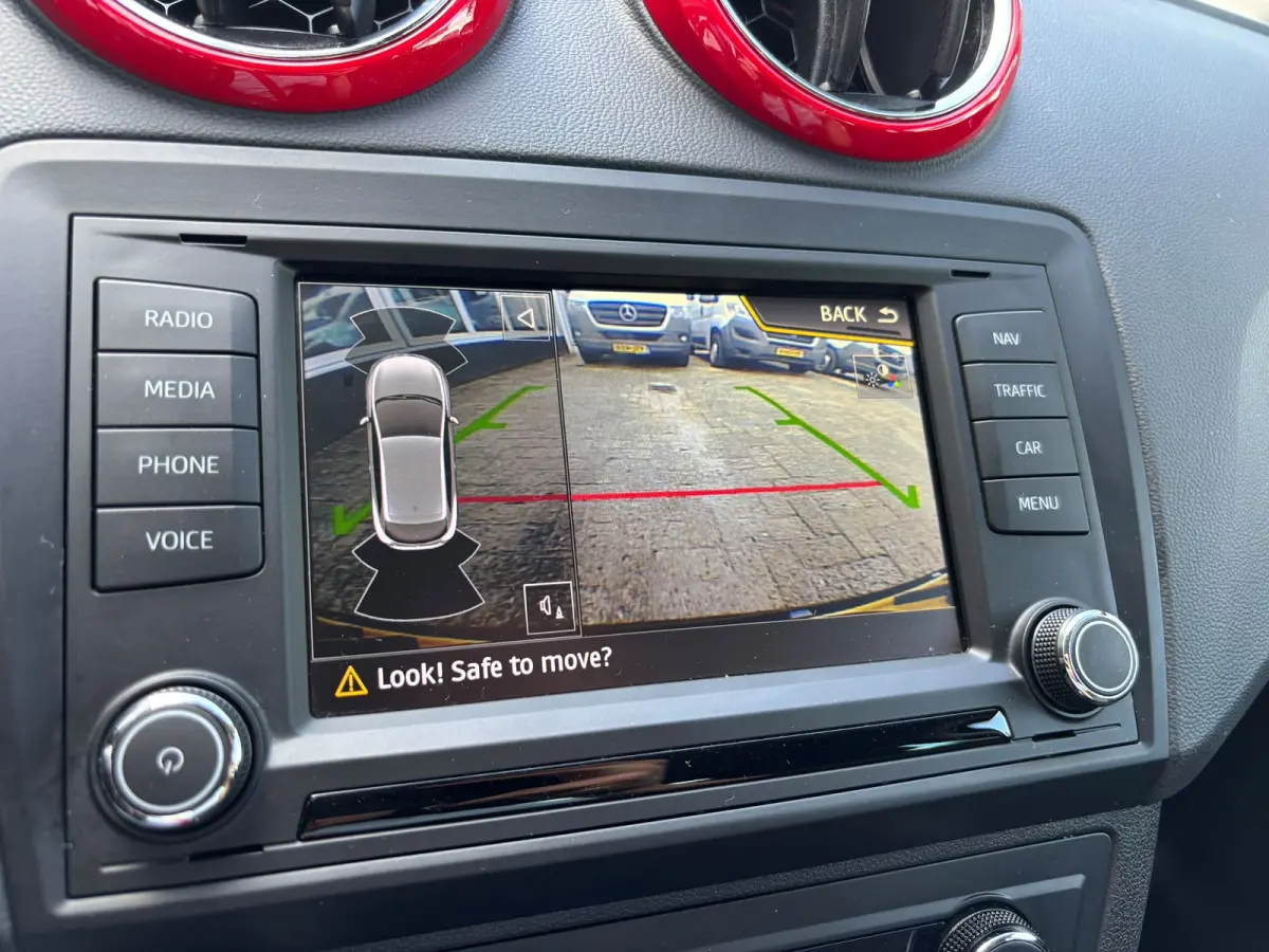 1.0 EcoTSI FR Connect | Stoelverwarming | Apple Carplay | Achterruitrij Camera | Cruise