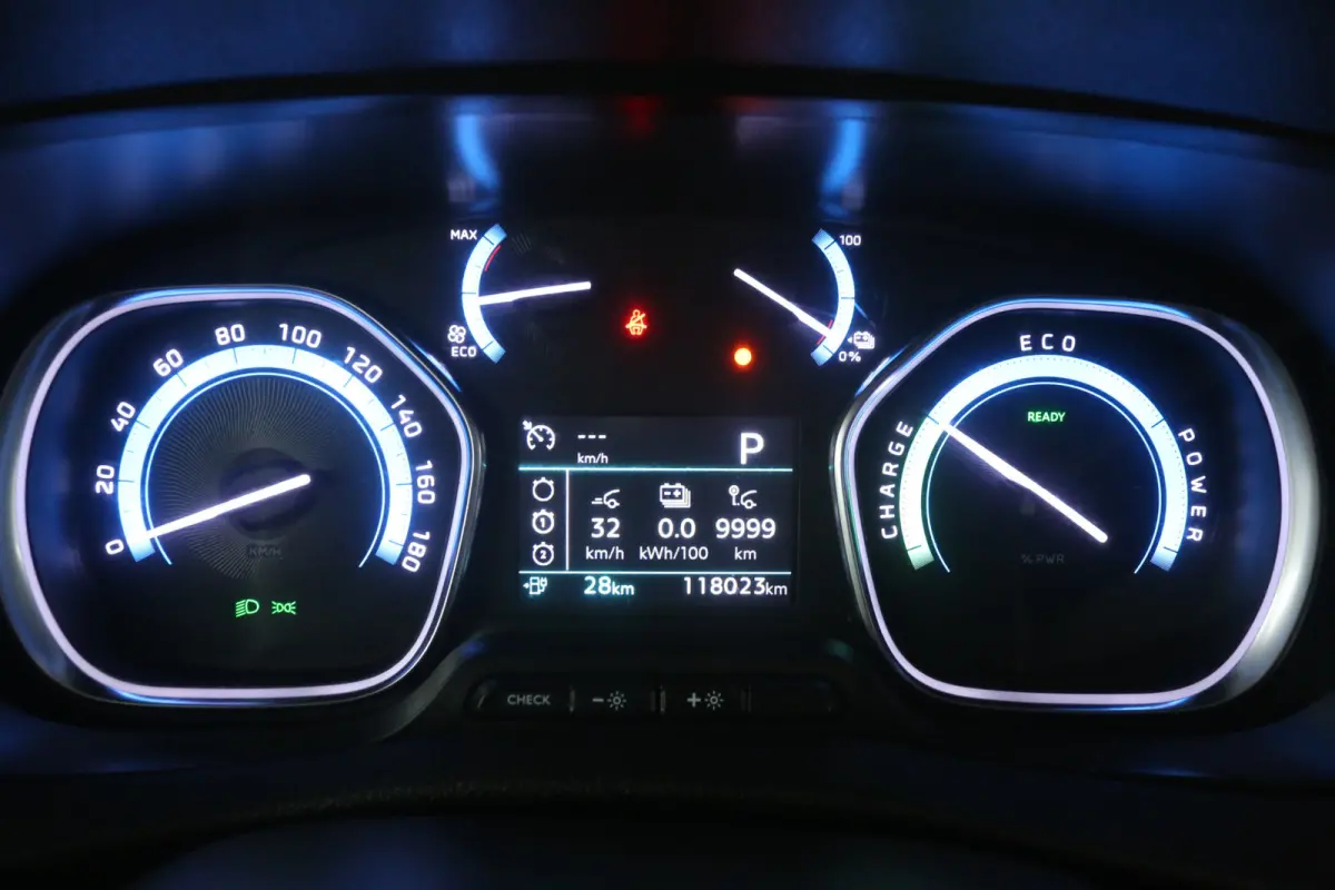 75 kWh L2H1 | Snelladen | SOH 90% | Airco | Cruise | Camera | Carplay | Parkeersens.