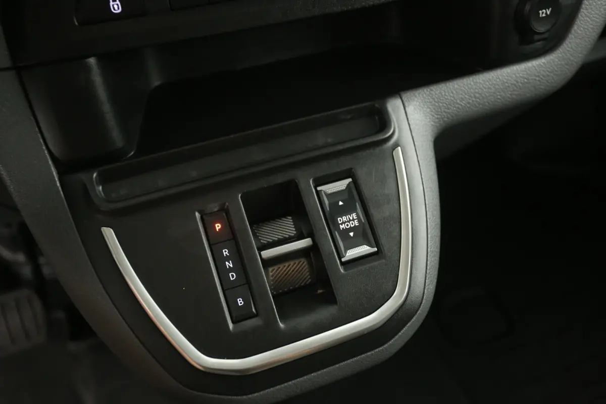 75 kWh L2H1 | Snelladen | SOH 90% | Airco | Cruise | Camera | Carplay | Parkeersens.