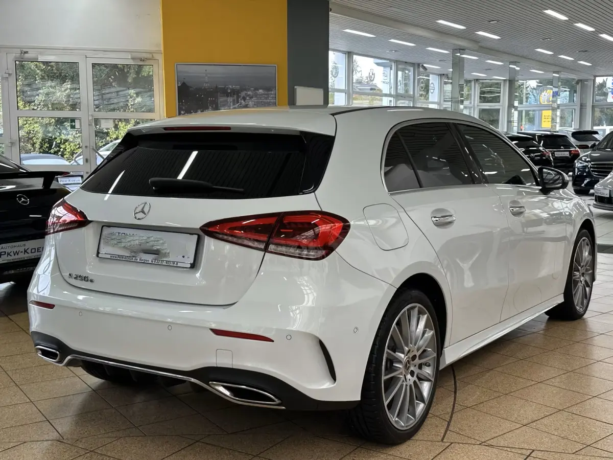 250e AMG ** LED, MBUX+, DISTR, PANORAMA, HuD, 2-Zone CLIMA, 19-inch LMV,  ** 1e EIG - UNFALLFREI ** ** INFORMEER OOK NAAR ONZE AANTREKKELIJKE FINANCIAL-LEASE TARIEVEN **