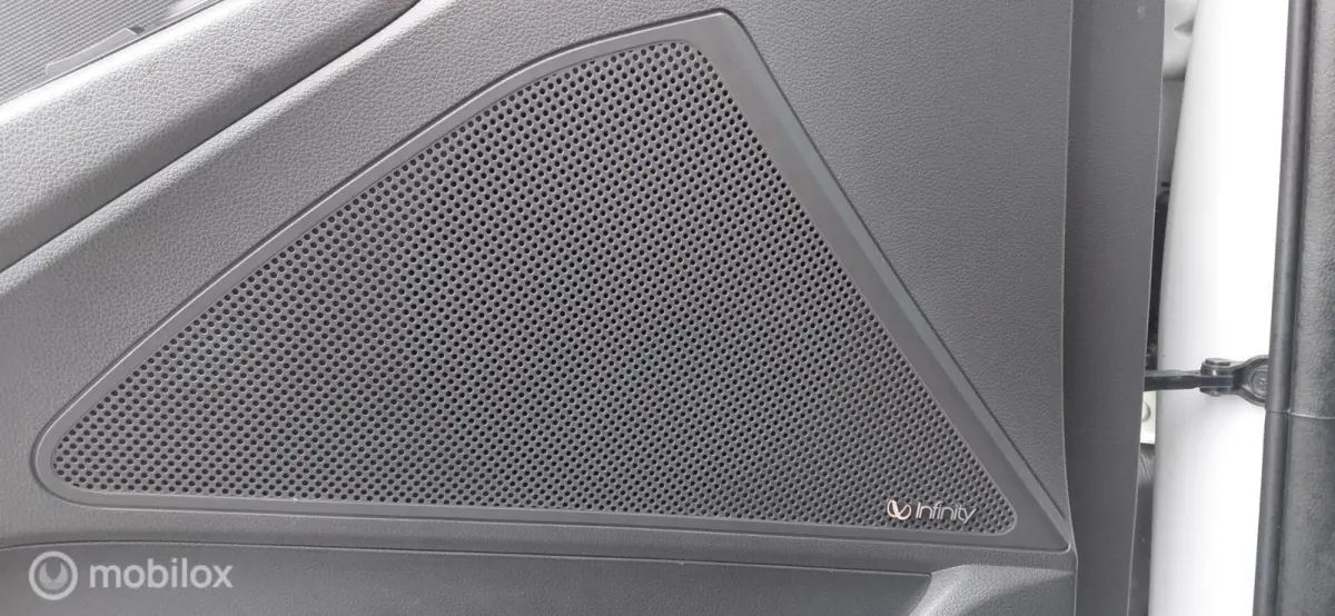 1.6 GDi hybrid ,Camera,Adaptive,Infinity audio