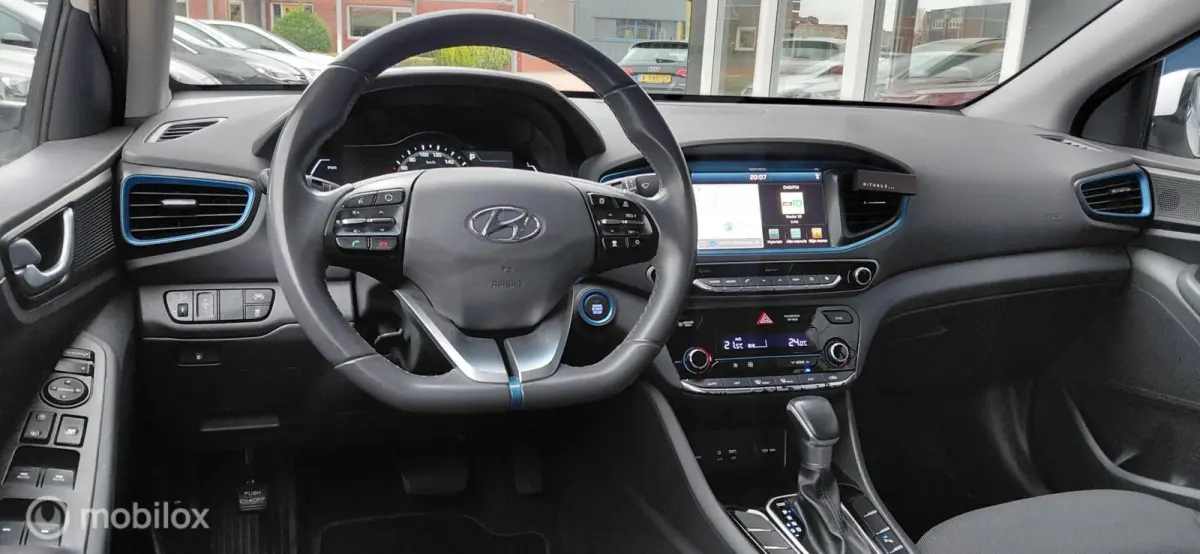 1.6 GDi hybrid ,Camera,Adaptive,Infinity audio