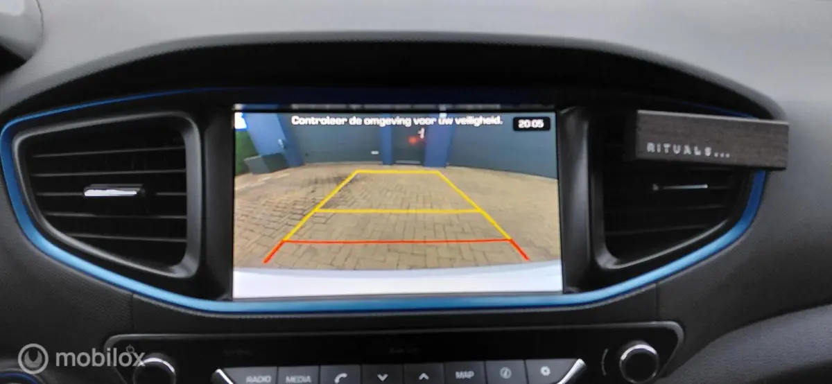 1.6 GDi hybrid ,Camera,Adaptive,Infinity audio