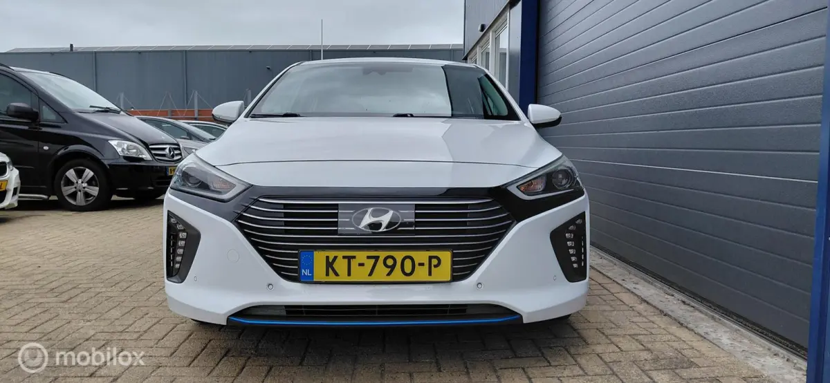 1.6 GDi hybrid ,Camera,Adaptive,Infinity audio