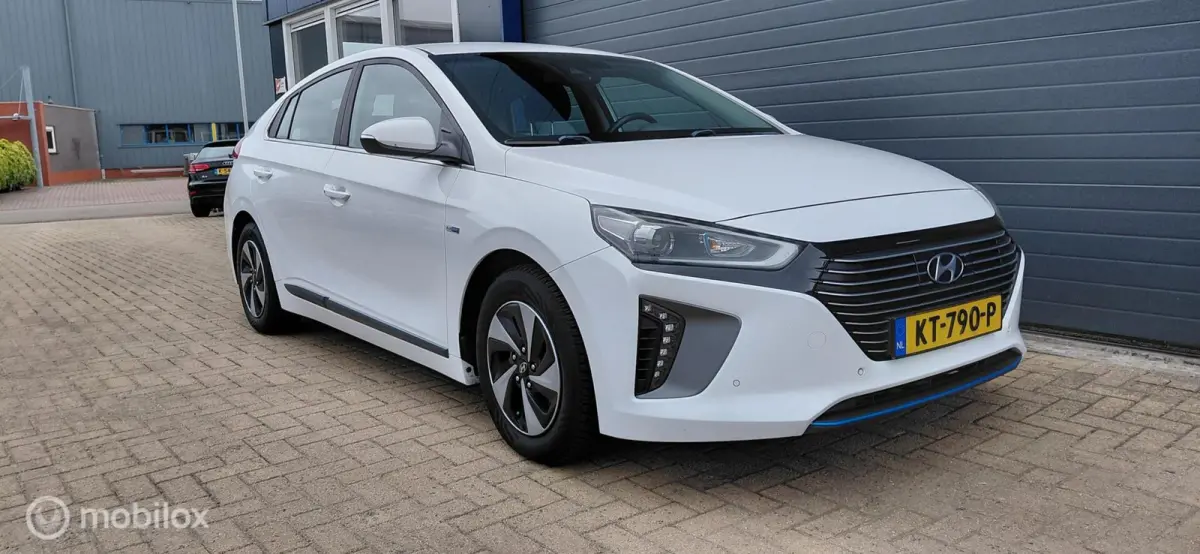 1.6 GDi hybrid ,Camera,Adaptive,Infinity audio