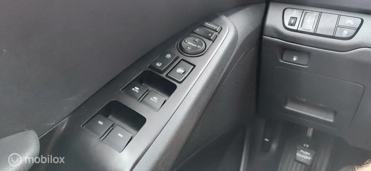 1.6 GDi hybrid ,Camera,Adaptive,Infinity audio