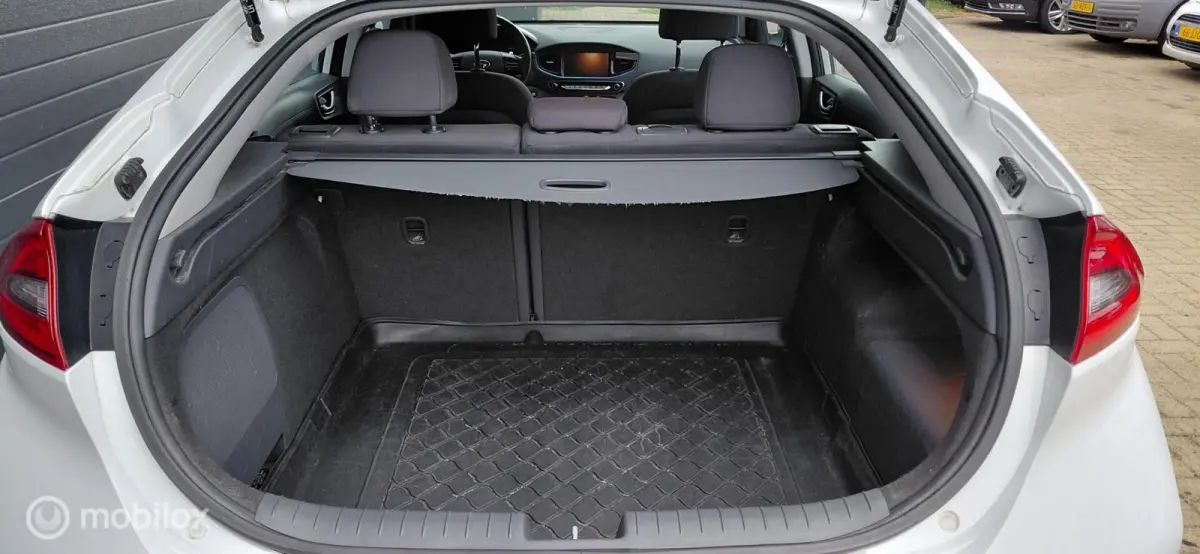 1.6 GDi hybrid ,Camera,Adaptive,Infinity audio