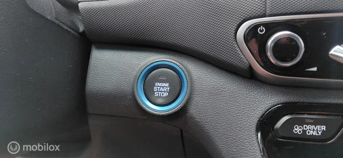 1.6 GDi hybrid ,Camera,Adaptive,Infinity audio