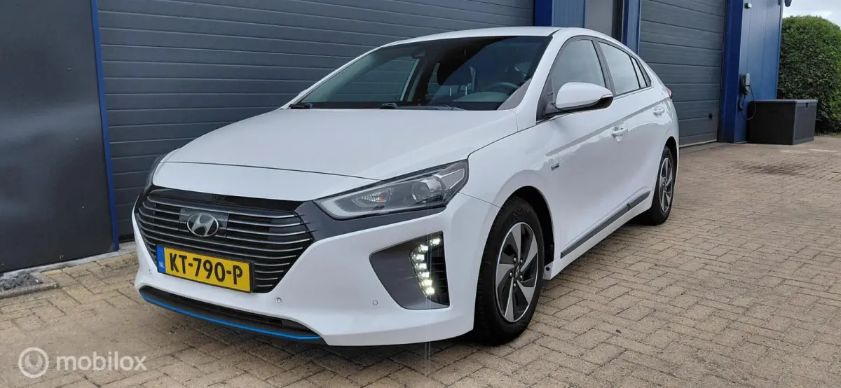 1.6 GDi hybrid ,Camera,Adaptive,Infinity audio