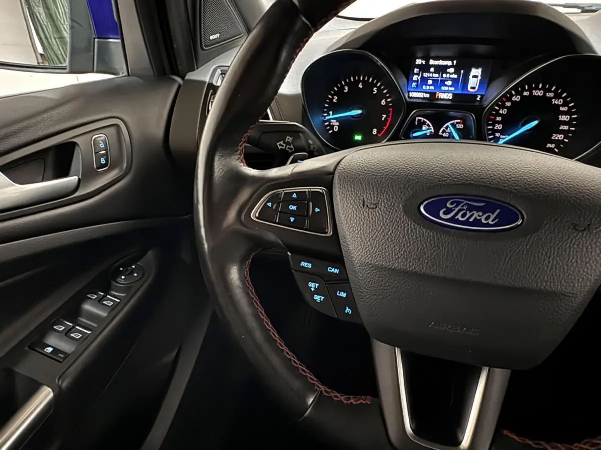 1.5 EcoBoost Titanium 4x4 Sony Carplay Camera Trekh.
