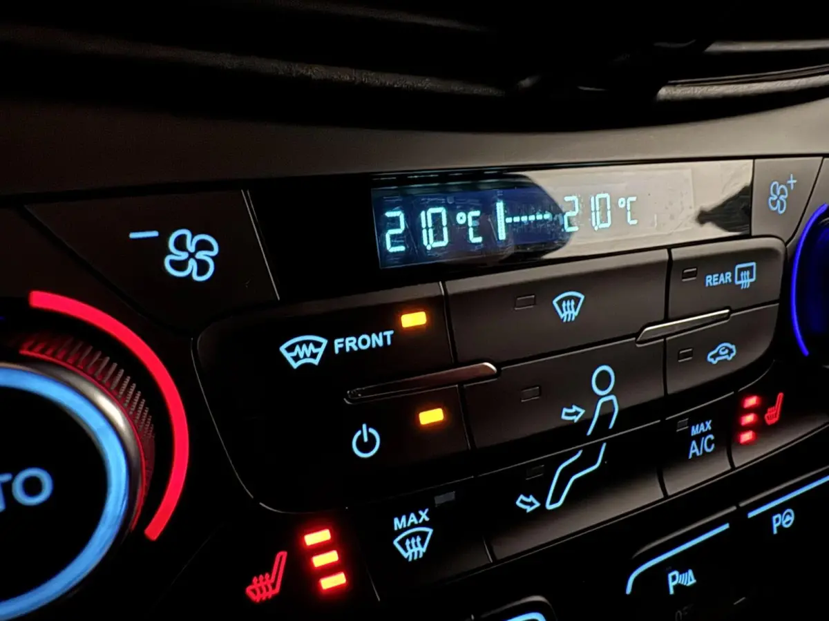 1.5 EcoBoost Titanium 4x4 Sony Carplay Camera Trekh.