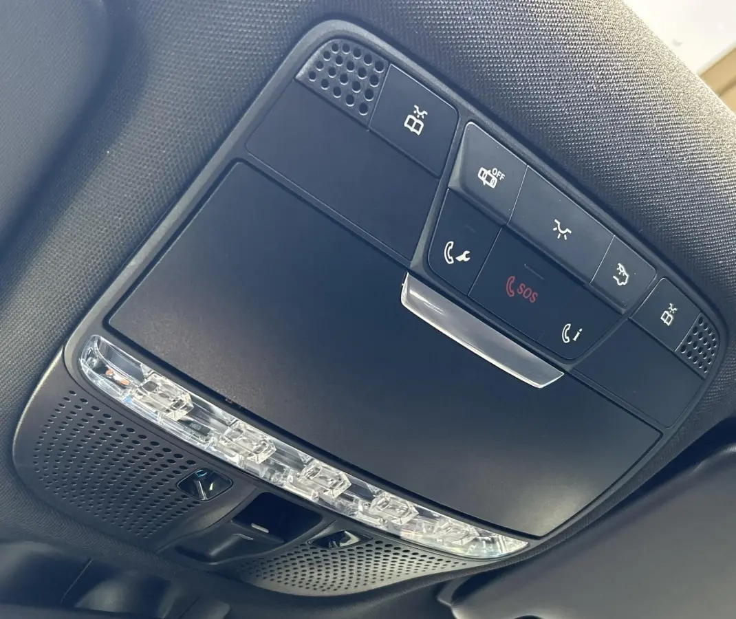 250 4MATIC Ambition 211PK | AMG | PANO | LEDER | Achteruitrijcamera | Navigatie | Stoelverwarming | Elektrische Achterklep | 20 Inch |