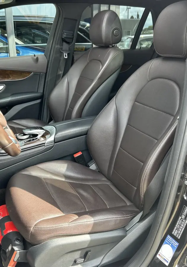 250 4MATIC Ambition 211PK | AMG | PANO | LEDER | Achteruitrijcamera | Navigatie | Stoelverwarming | Elektrische Achterklep | 20 Inch |