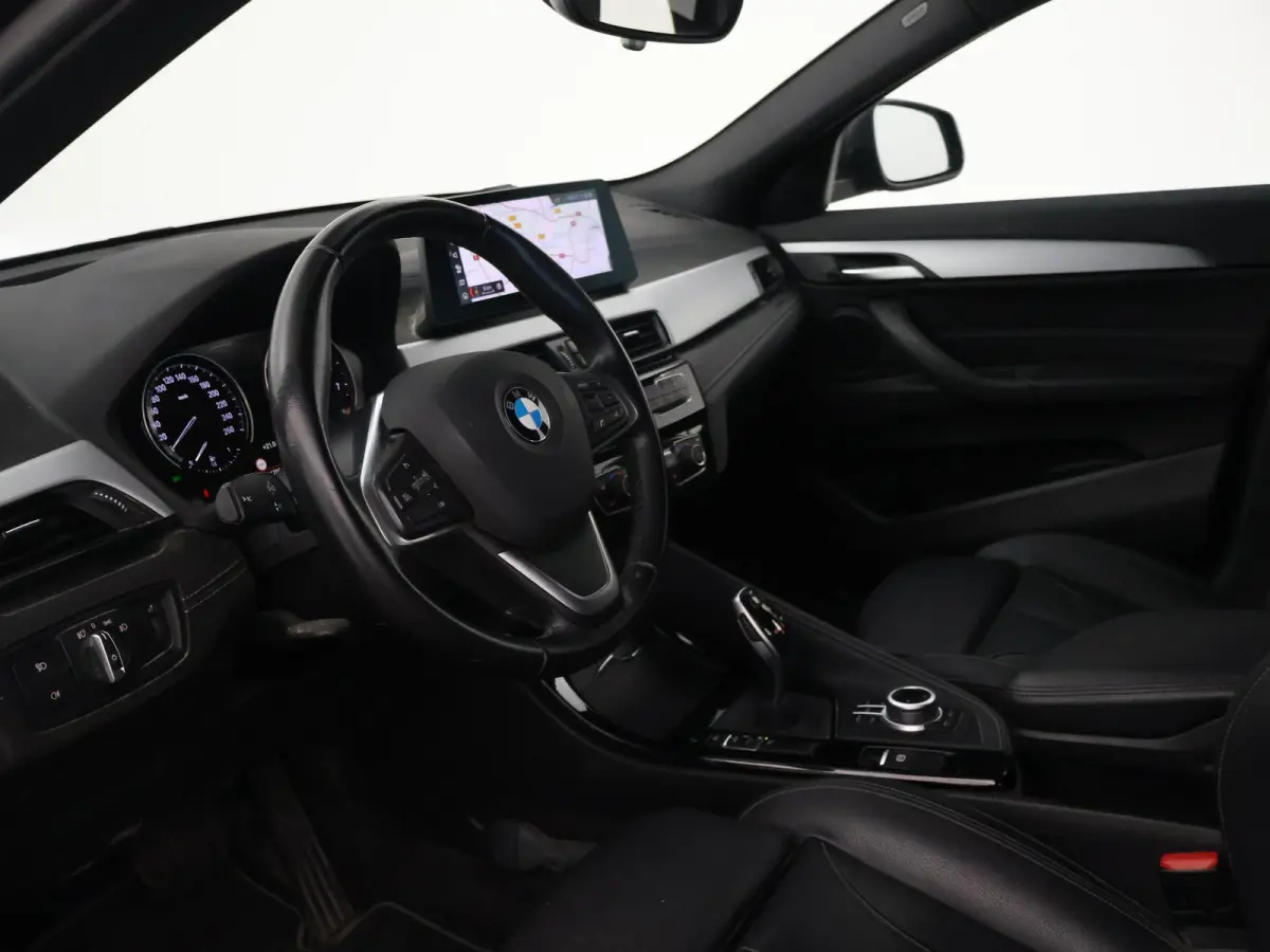 sDrive20i 178 PK AUT. HIGH EXECUTIVE EDITION + TREKHAAK | CAMERA | HEAD-UP | LEDER