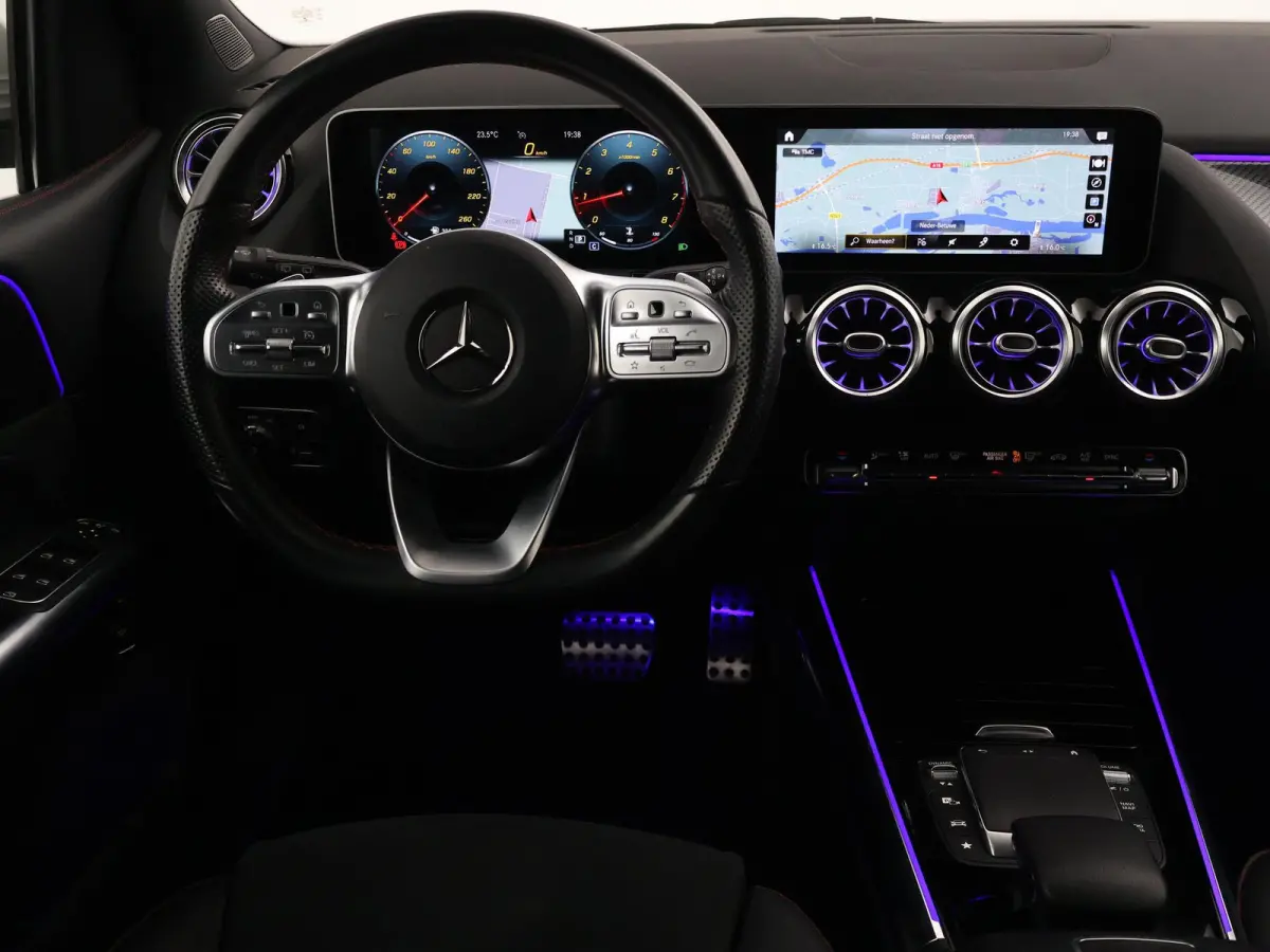 200 163 PK AUT. AMG SPORT + SFEERVERLICHTING | CAMERA | WIDESCREEN | STOELVERW.