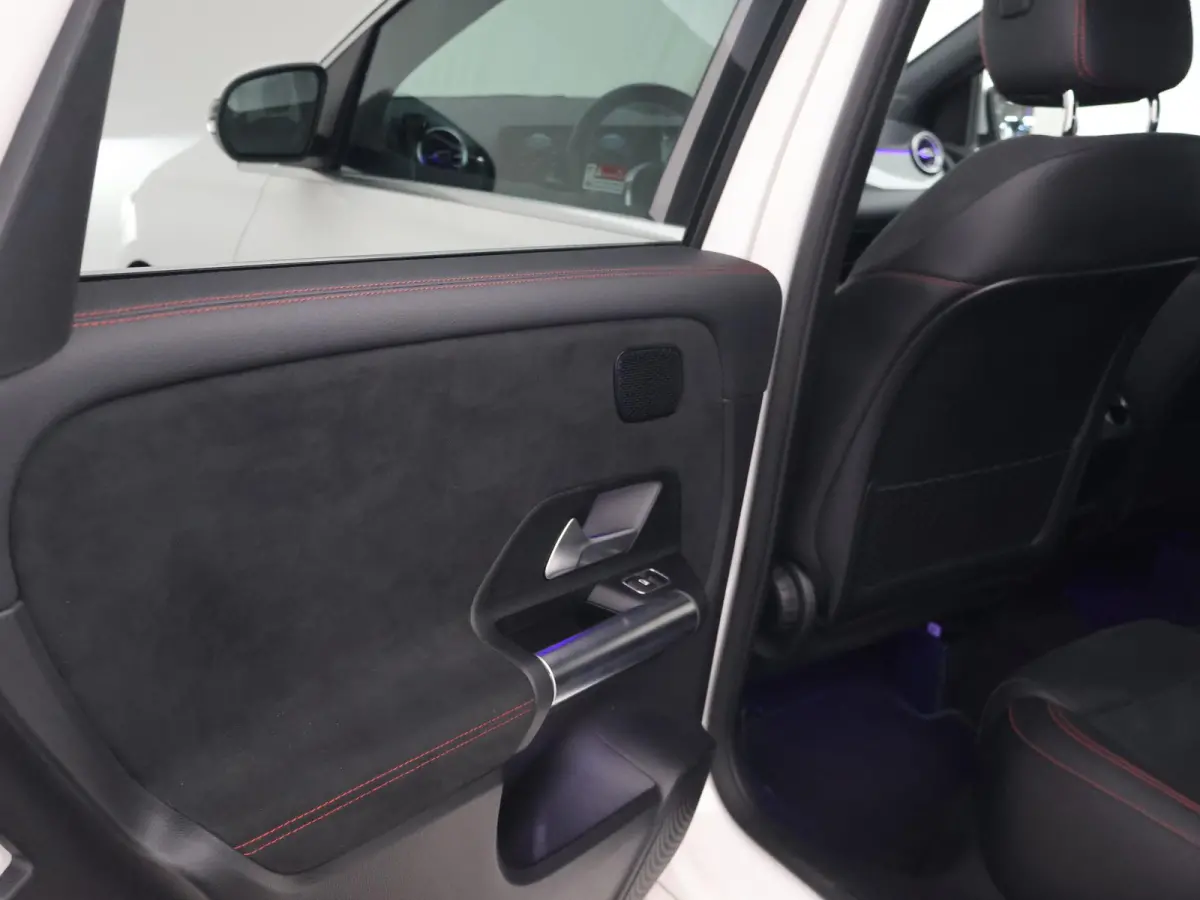 200 163 PK AUT. AMG SPORT + SFEERVERLICHTING | CAMERA | WIDESCREEN | STOELVERW.