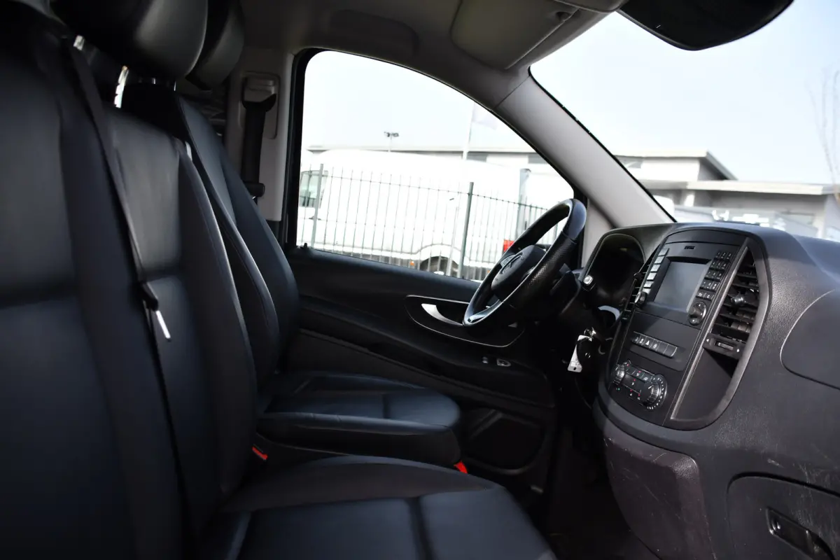 116 CDI L2 Black Edition Camera, Cruise, LED, 164pk, Trekhaak, Leder, Multimedia, Automaat, Sensoren, Uniek!