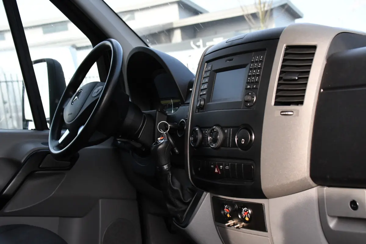 519 V6 3.0 Bakwagen L3 EURO 6, Cruise, Camera, Automaat, Koeling, Stoelverwarming, Trekhaak, Multimedia, Koelwagen, Uniek!