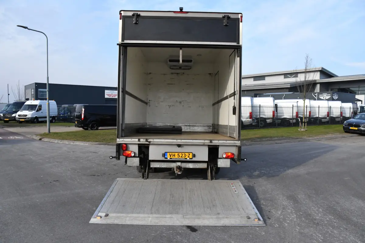 519 V6 3.0 Bakwagen L3 EURO 6, Cruise, Camera, Automaat, Koeling, Stoelverwarming, Trekhaak, Multimedia, Koelwagen, Uniek!