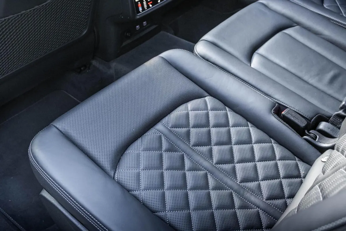 SQ7 4.0 TFSI Quattro 7-Zits | KERAMISCH | PANO | B&O | CARBON | ALCANTARA HEMEL