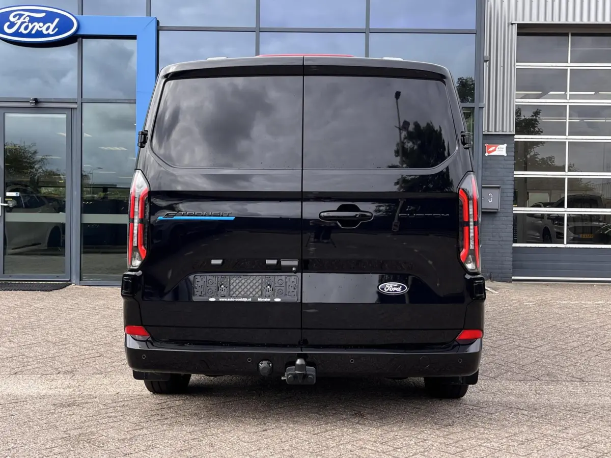 340 L2H1 Limited 71 kWh 218PK Trekhaak 2300KG Trekgewicht B&O Audio Adaptieve Cruise 360 Camera Stuurverwarming Navi Stoelverwarming Carplay Blind-Spot *Nieuw*
