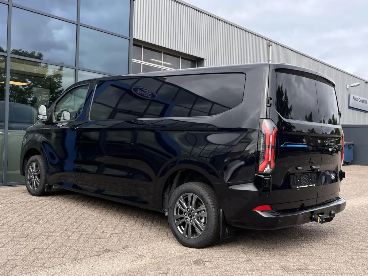 340 L2H1 Limited 71 kWh 218PK Trekhaak 2300KG Trekgewicht B&O Audio Adaptieve Cruise 360 Camera Stuurverwarming Navi Stoelverwarming Carplay Blind-Spot *Nieuw*