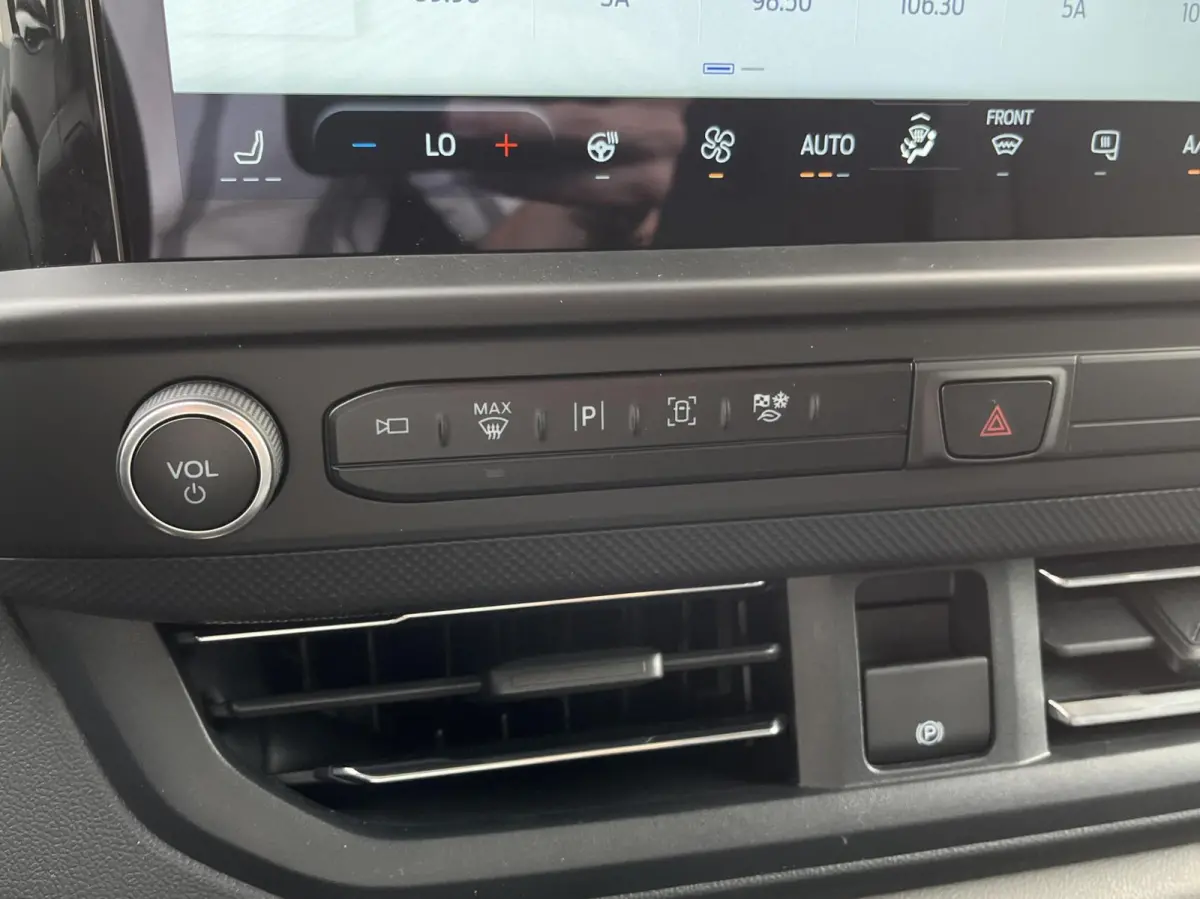 340 L2H1 Limited 71 kWh 218PK Trekhaak 2300KG Trekgewicht B&O Audio Adaptieve Cruise 360 Camera Stuurverwarming Navi Stoelverwarming Carplay Blind-Spot *Nieuw*