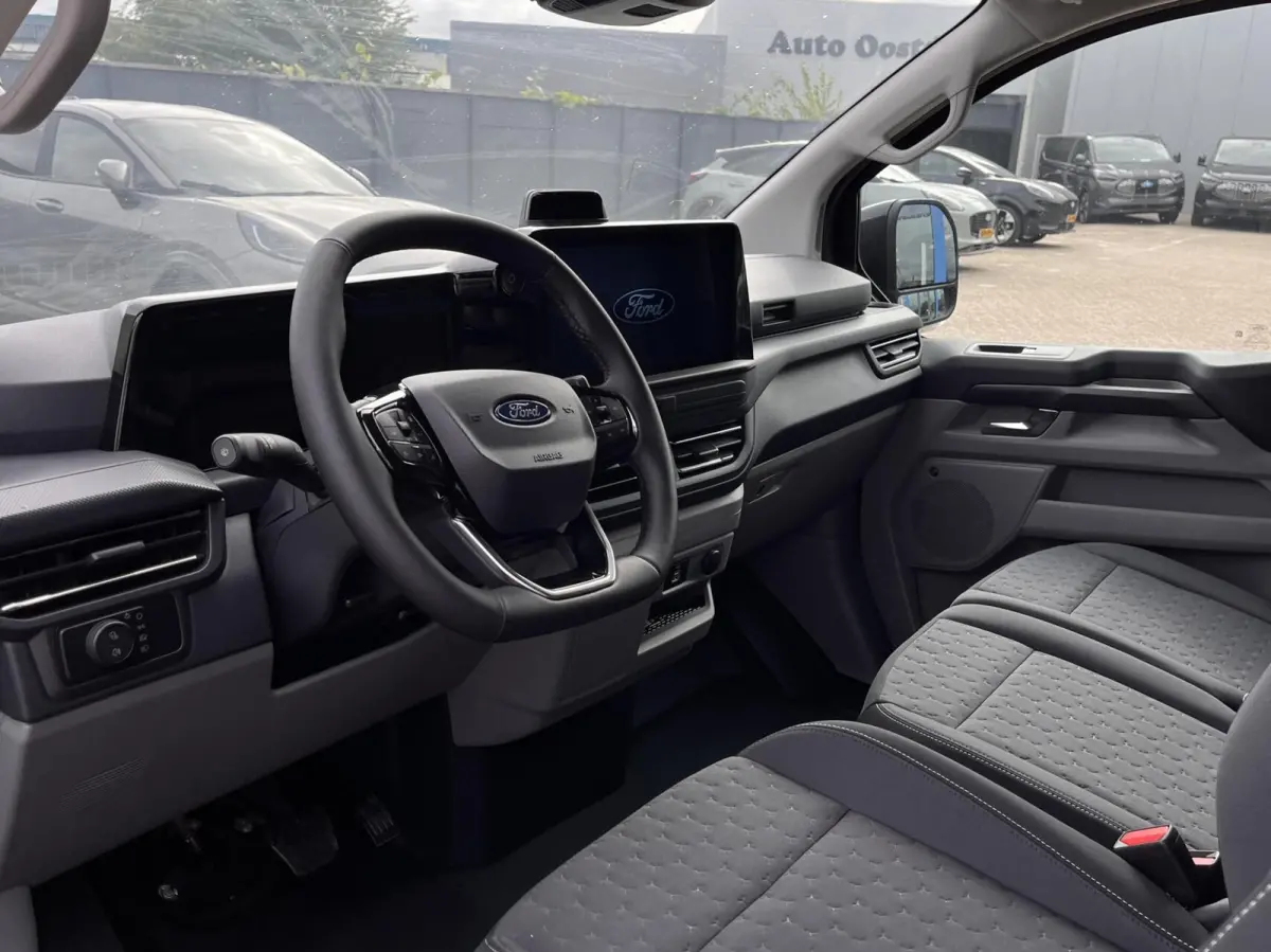 340 L2H1 Limited 71 kWh 218PK Trekhaak 2300KG Trekgewicht B&O Audio Adaptieve Cruise 360 Camera Stuurverwarming Navi Stoelverwarming Carplay Blind-Spot *Nieuw*