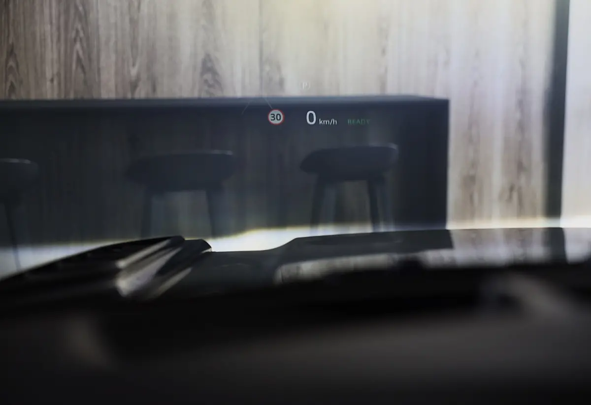 2.0 P300e 110 X-Dynamic HSE / Head Up / Memory / Elek Stoelen / Acc / Lane Assist / 360 Camera / Open Pano