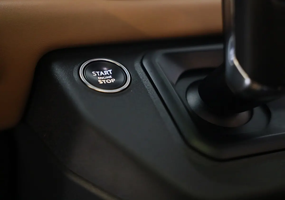 2.0 P300e 110 X-Dynamic HSE / Head Up / Memory / Elek Stoelen / Acc / Lane Assist / 360 Camera / Open Pano