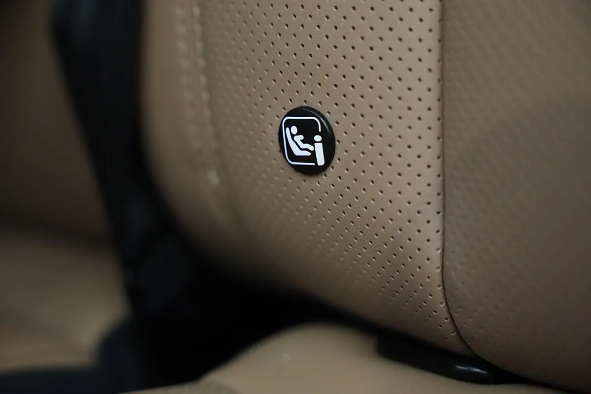 2.0 P300e 110 X-Dynamic HSE / Head Up / Memory / Elek Stoelen / Acc / Lane Assist / 360 Camera / Open Pano