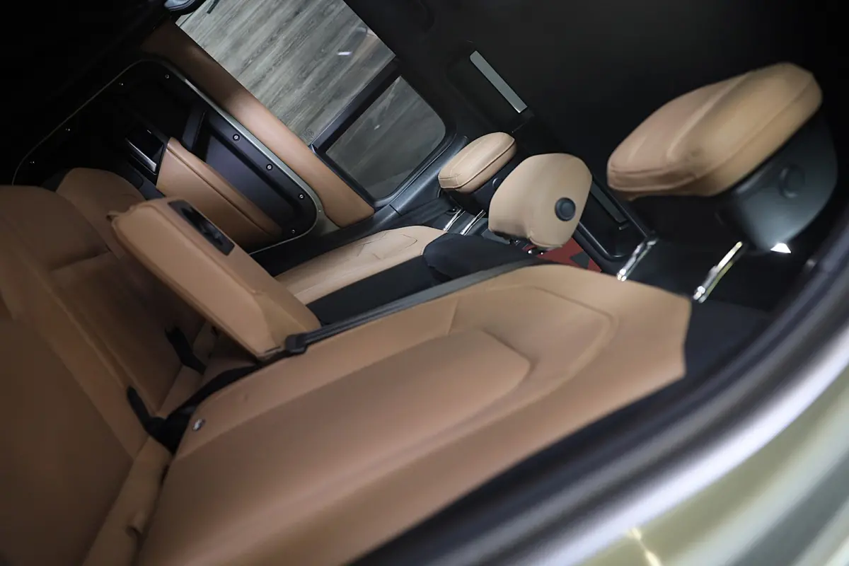 2.0 P300e 110 X-Dynamic HSE / Head Up / Memory / Elek Stoelen / Acc / Lane Assist / 360 Camera / Open Pano