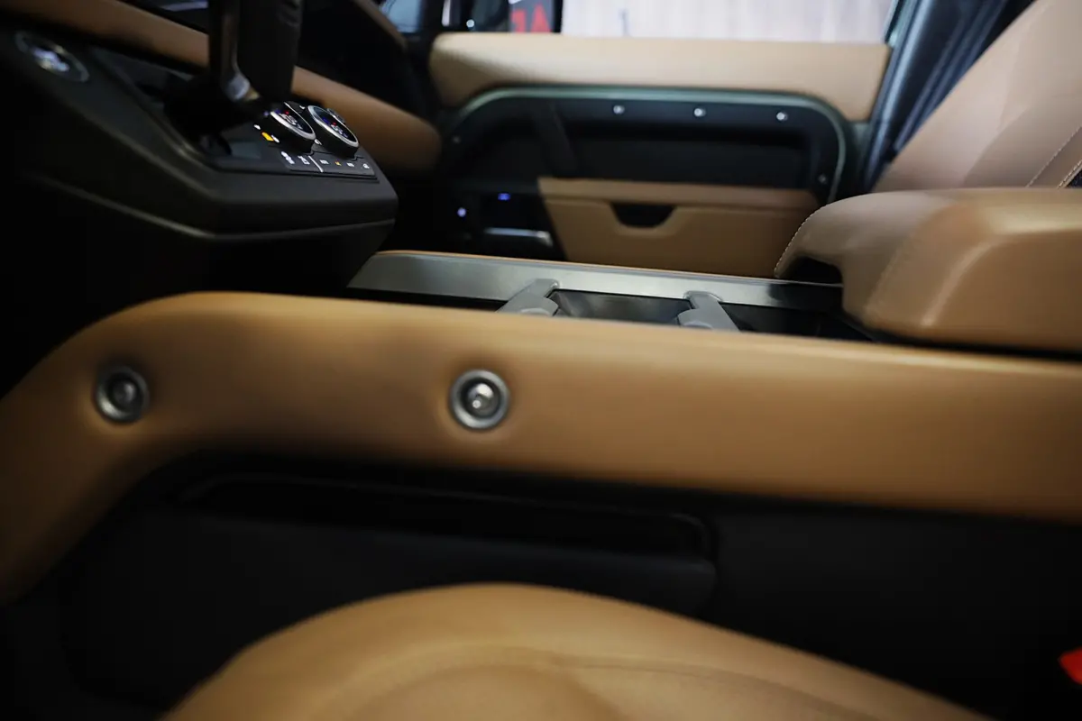 2.0 P300e 110 X-Dynamic HSE / Head Up / Memory / Elek Stoelen / Acc / Lane Assist / 360 Camera / Open Pano