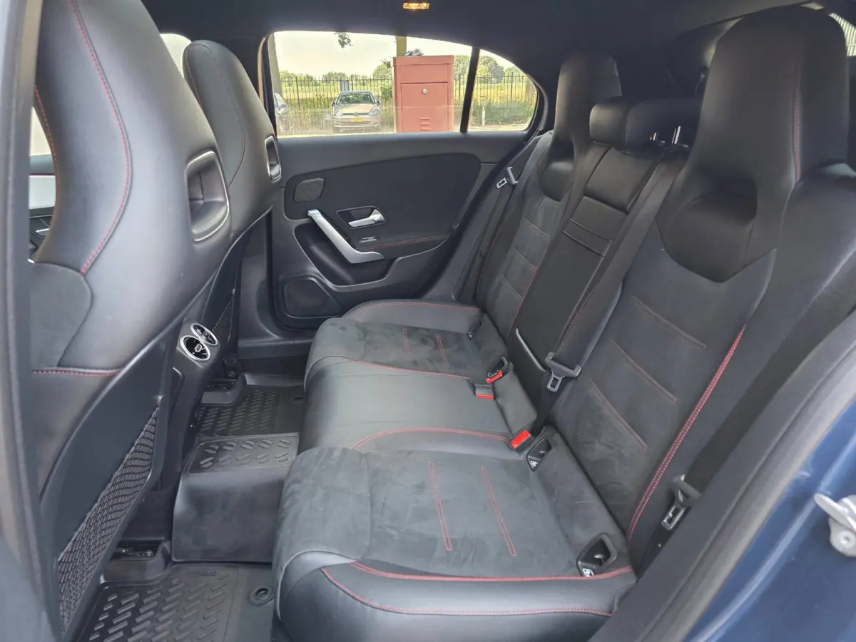 NAP !! / PANO / SFEER / BURMESTER / KEYLESS / CARPLAY / CAMERA / MEMORY / ALCANTARA / FLIPPERS / 19 INCH !