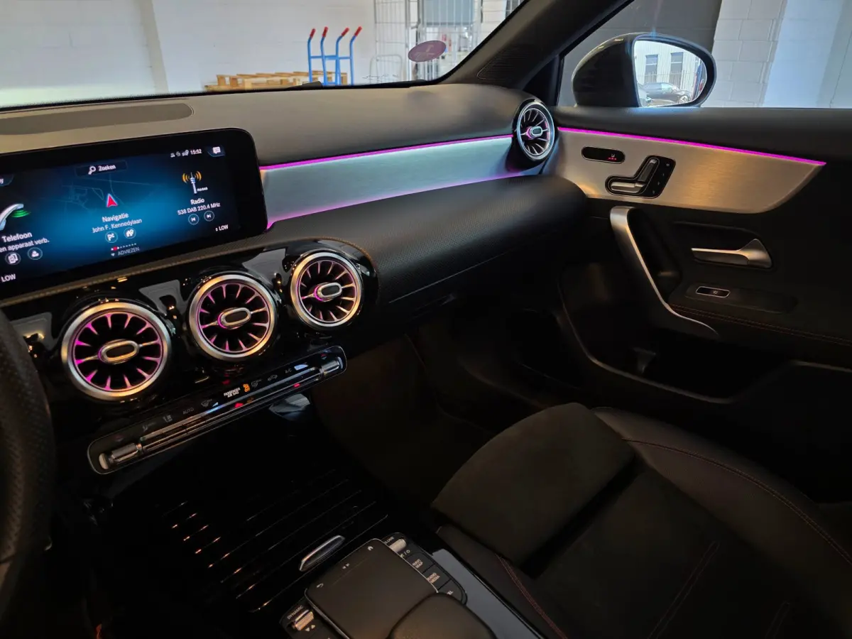 NAP !! / PANO / SFEER / BURMESTER / KEYLESS / CARPLAY / CAMERA / MEMORY / ALCANTARA / FLIPPERS / 19 INCH !