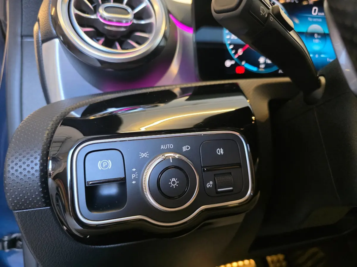 NAP !! / PANO / SFEER / BURMESTER / KEYLESS / CARPLAY / CAMERA / MEMORY / ALCANTARA / FLIPPERS / 19 INCH !