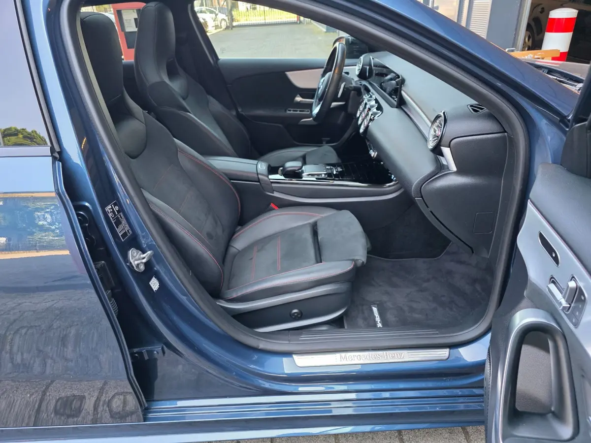 NAP !! / PANO / SFEER / BURMESTER / KEYLESS / CARPLAY / CAMERA / MEMORY / ALCANTARA / FLIPPERS / 19 INCH !