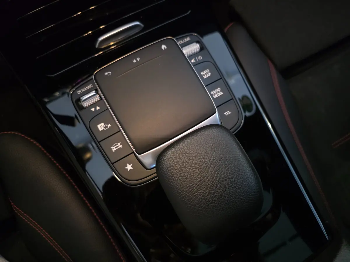 NAP !! / PANO / SFEER / BURMESTER / KEYLESS / CARPLAY / CAMERA / MEMORY / ALCANTARA / FLIPPERS / 19 INCH !
